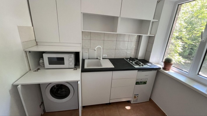 1-кімнатна квартира з ремонтом в центрі міста !!! - фото 1