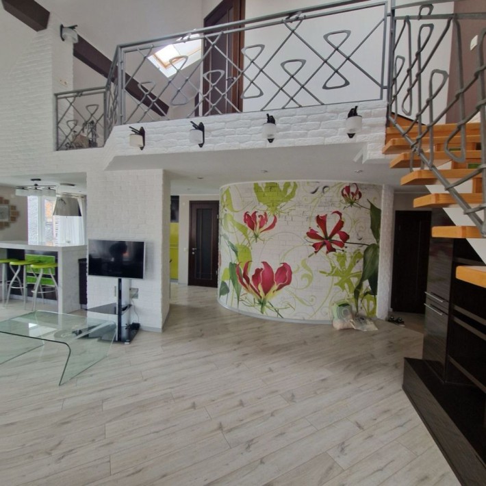 Продається 3 кімнатна квартира в Центрі - фото 1