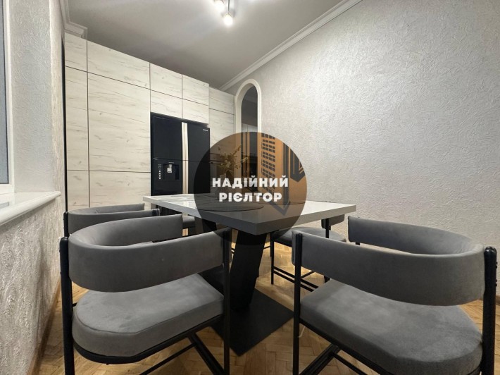 Можливо під держпрограми! 3 кімнатна квартира в самому СЕРЦІ Чернівців - фото 1