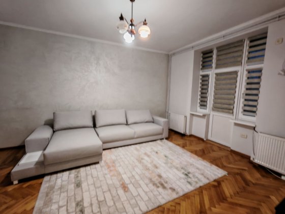 Продається 3 кімнатна квартира в серці міста Чернівці