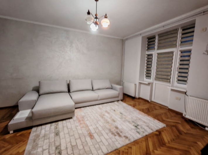 Продається 3 кімнатна квартира в серці міста - фото 1