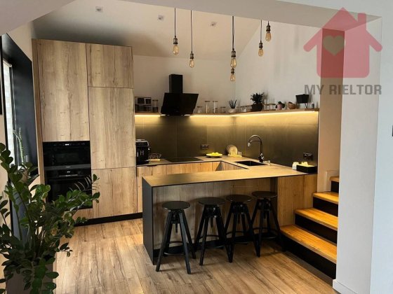 Продаж дворівневої квартири по вул.Єньківська Ужгород