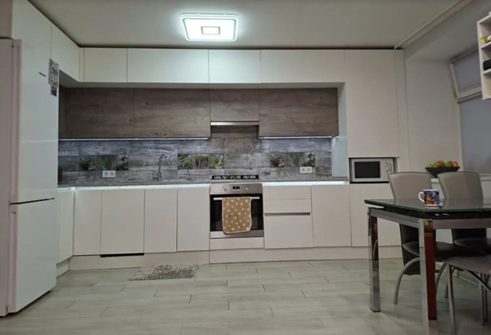 Продаж 1к квартири 40 кв. м на просп. Злуки - фото 1