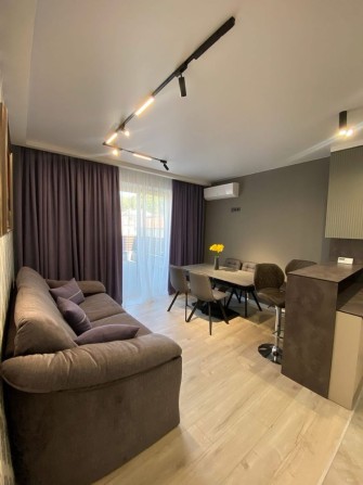 Продається 3 кімнатна квартира по вул. Весела - фото 1