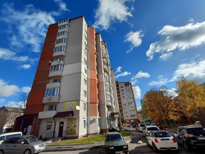 Продаж 3к квартири 86.7 кв. м на просп. Злуки - фото 1