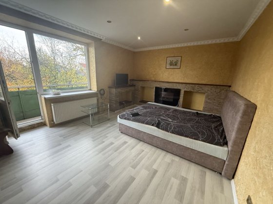 Терміновий продаж 1-кімнатної квартири в Ужгороді. Ужгород