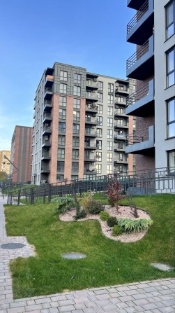 Продаж 2 кім квартири у ЖК West Towers - фото 1