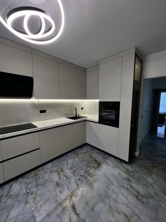 Продаж 2-кім квартири з дизайнерським ремонтом - фото 1