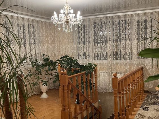 Власник.Продам двохрівневу квартиру центр міста Черновцы