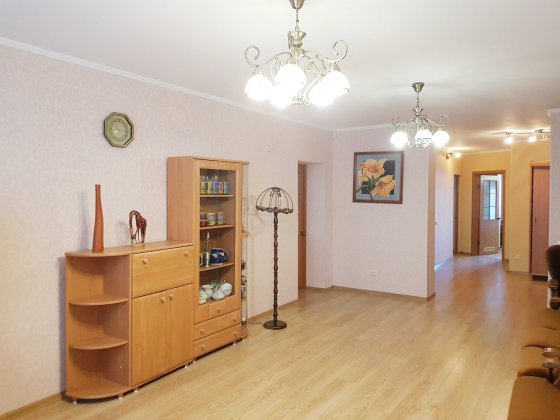 Простора 4к кв з А/О початок пр. Свободи 3 поверх Суми