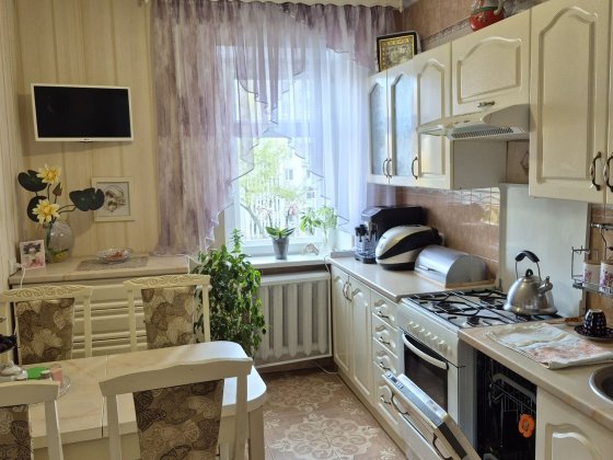 НОВА ЦІНА!!!Продам три кімнатну квартиру в районі Градецького Чернигов