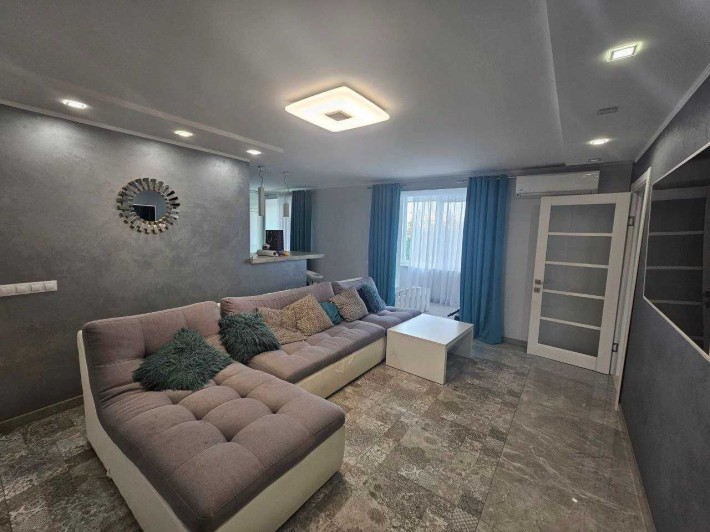 Продаж трикімнатної квартири 113 000$  поруч з парком - фото 1