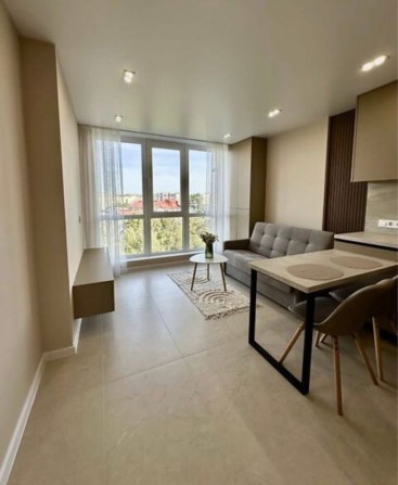 Продається стильна, сучасна квартира поблизу Центру - фото 1