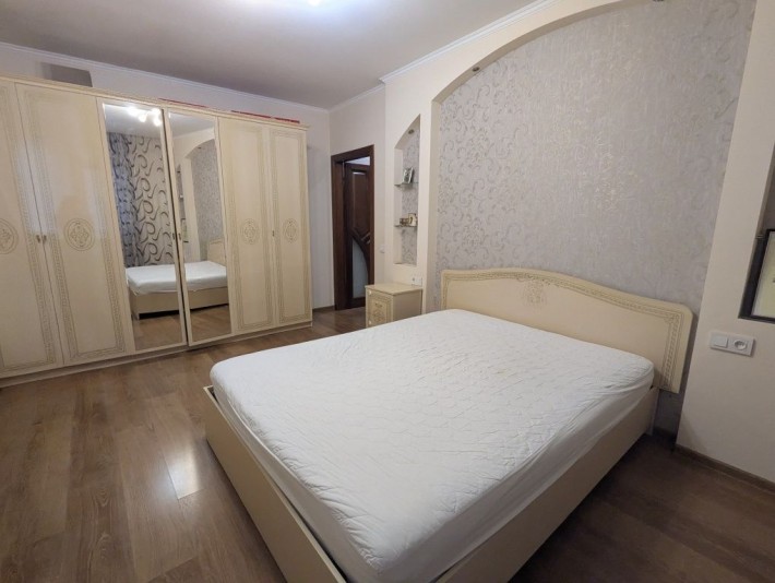 Продається 2-кімнатна квартира в районі парку - фото 1