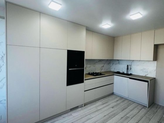 Продається 3 кімнатна квартира новобудова Майдан Чернівці