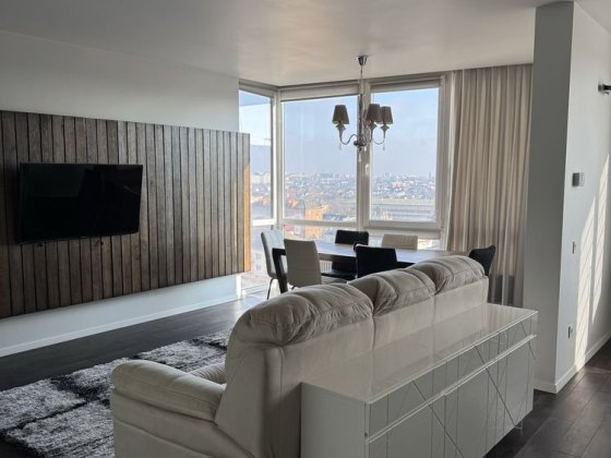 Продаж квартири з терасою Чорноморська Чернівці