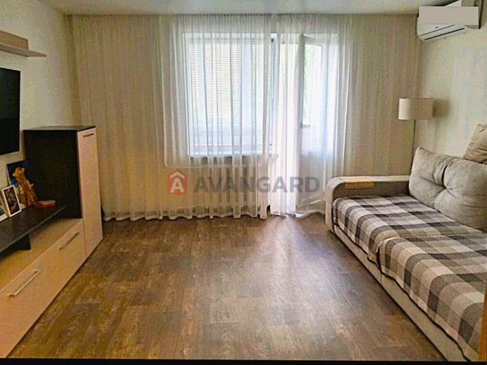 Простора 3-кім. квартира з євроремонтом. Митниця! - фото 1