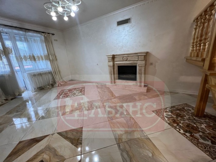 Продаж 4-кімнатної квартири - фото 1