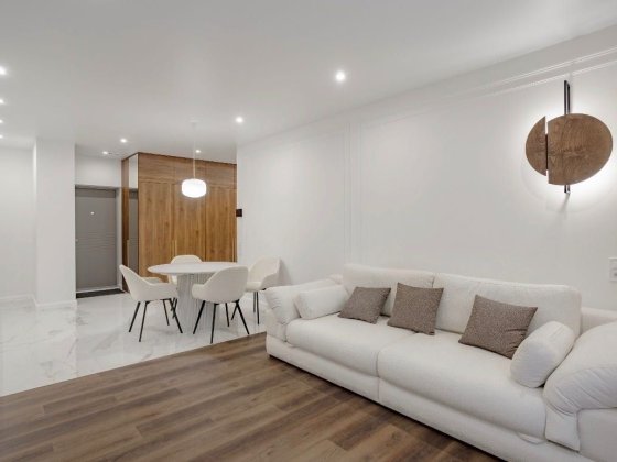 Продається 2-кімнатна+кухня-студія Черновцы