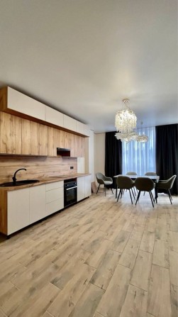 Продаж 2х НОВОБУДОВИ з РЕМОНТОМ, ЗДАНИЙ будинок, ПРОСТОРА кухня 27м2! - фото 1