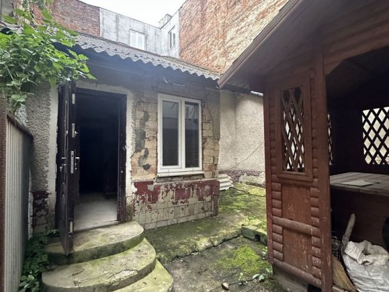 Продаж квартири  в будинку в цетрі Черновцы