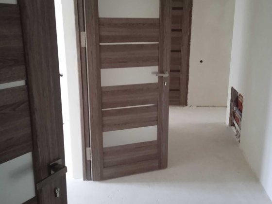 Продам з-кімнатну квартиру 101 м.кв по вул.Будівельників Черновцы