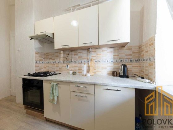 Продаж 2-кімнатної квартири, Корзо, центр Ужгород