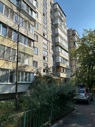 Трехкомнатная Энтузиастов срочно продам - фото 1