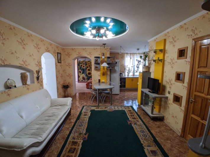 3-кімнатна 2-ярусна квартира з авторським ремонтом в центрі - фото 1