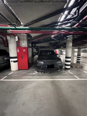 Здам паркомісце під будинками 19,17, 11 - фото 1