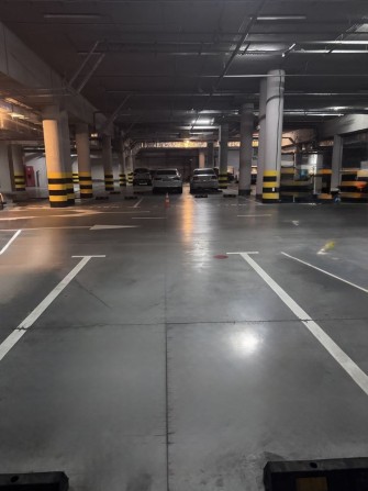 Велике паркомісце ЖК Ярославів Град - фото 1