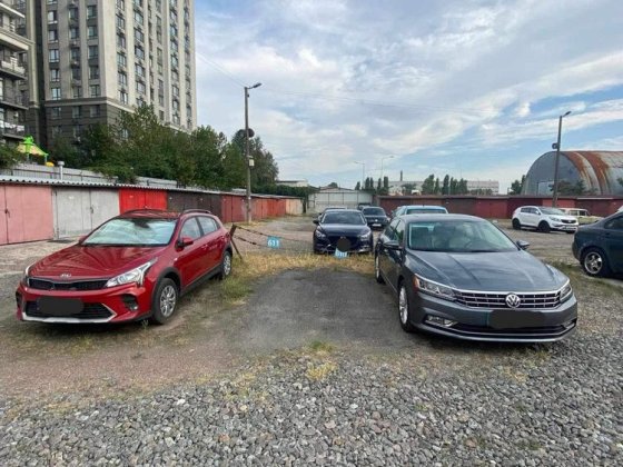 Продам паркомісце Київ