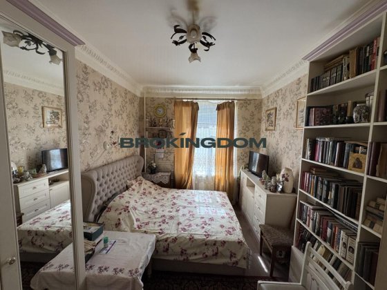 Продажа 2к квартири в історичному центрі Києва. Обсерваторна 13/15 Київ