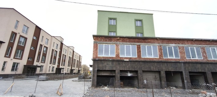 Продам квартиру на другому поверсі - фото 1