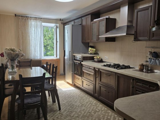 Простора квартира 98м2, газове опалення, Ремонт, гар Чернигов