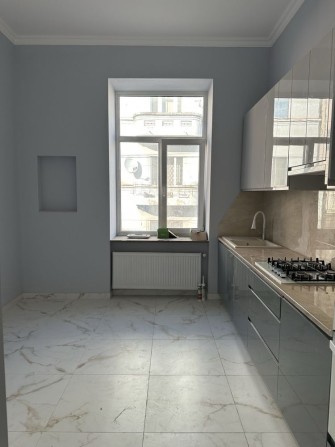 Продається 2-кімнатна квартира в центрі міста - фото 1