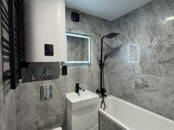 МОЖНА ПІД Є ВІДНОВЛЕННЯ  Продам 2 кімнатну квартиру район Формаркету Черновцы