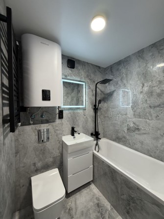 МОЖНА ПІД Є ВІДНОВЛЕННЯ  Продам 2 кімнатну квартиру район Формаркету - фото 1