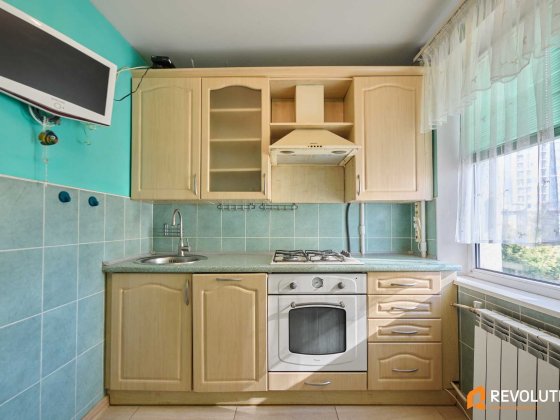 БЕЗ% 3 кім., квартира. Печерський р-н, вул. Звіринецька 61. Видубичі Киев