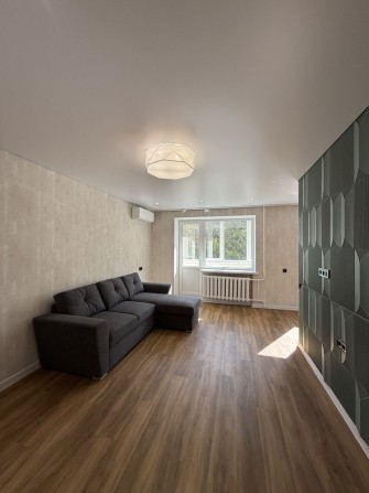 Стильна, світла однокімнатна квартира в тихому центрі міста - фото 1