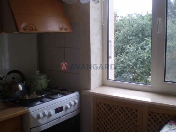 Продам 2-к сталінку метро Деміївська Киев