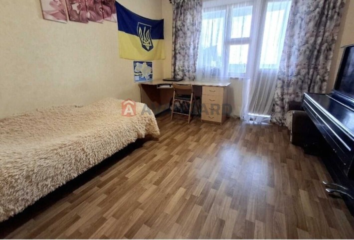 Простора трикімнатна квартира - фото 1