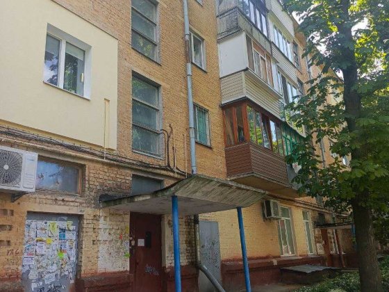 ПРОДАЖ! Найдешевша 2-кім.Кв. 50м2 Окремі.Кімн.Пр.Перемоги. Кирп.Дом Чернігів