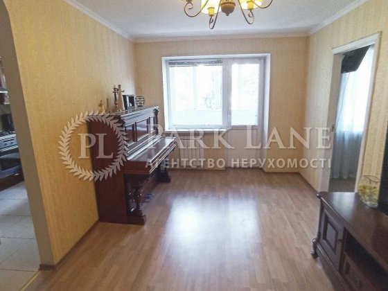 Продаж 3-К квартири. Ушинського 11. Караваєві дачі. М.Шулявська 10 ха. Київ