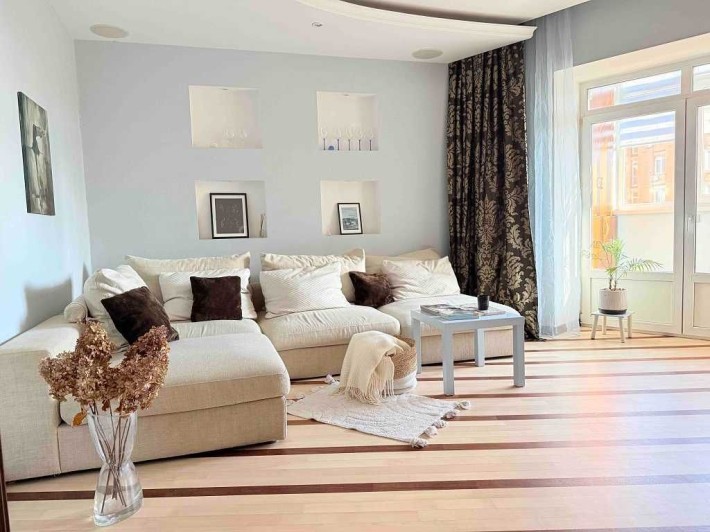 Чорновола 25, тиха, простора, затишна 2к, висота стелі 3м. - фото 1