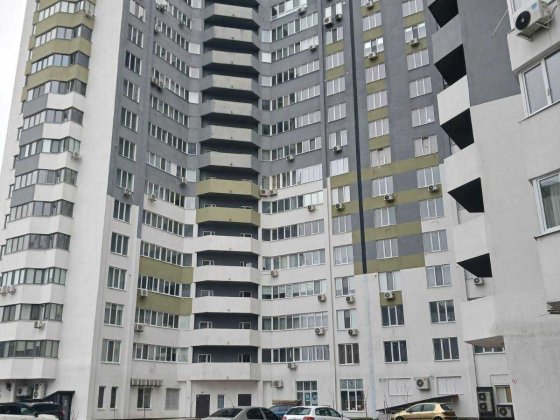 Продаж простора 2-кімнатна квартира 86 м² на вул. Гоголя, 16/17 поверх Черкаси