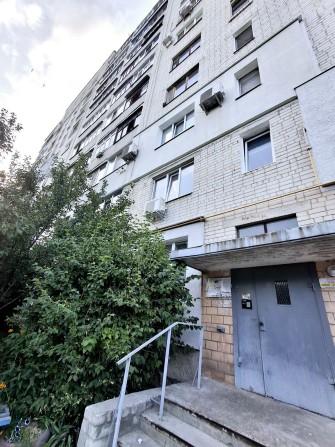 3 эт Кирпич Центр Продам 2 ком - фото 1