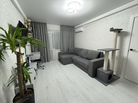 Однокімнатна квартира (продається з усіма меблями та технікою) Київ