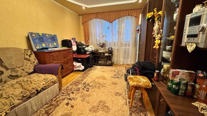 Продам 2-к квартиру по вул. Павла Тичини - фото 1