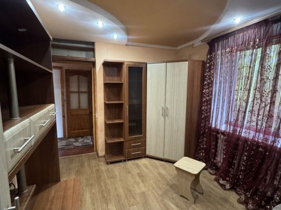 Продам 2-кімнатну квартиру у тихому та зручному районі. Чернигов